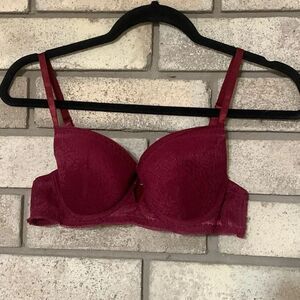 3for$20 bra has underwire 34C